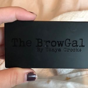 The brow gal